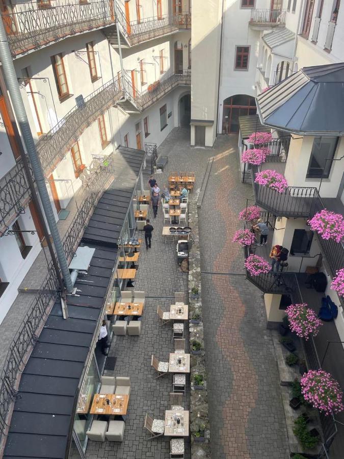 Dolna 4 - Apartments In Direct Centrum On City Square バンスカー・ビストリツァ エクステリア 写真